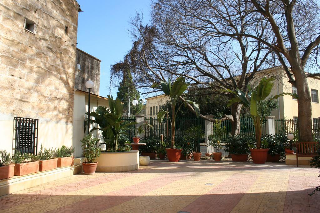 D'orleans Hotel 3*
