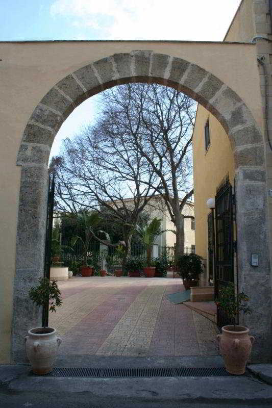 D'orleans Hotel